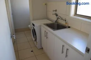 Christies Seahorse Holiday Townhouses - Image 3