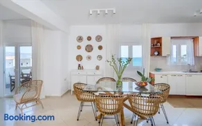 Beachfront Elegance for families by Coastal Key - Image 4