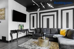 The Black And White Suite - Image 5
