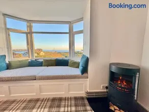 Lagoon View - Sea View- Pet Friendly - 2 Bed Apt - En-suite - Image 3