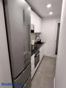 Apartamento NINES moderno y céntrico, en zona tranquila cerca de la playa - Image 2
