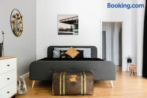 90sqm 2BR Design Gem - outdoor terrace - Image 1