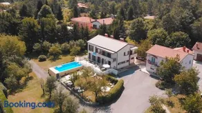 Guest House Surina - Image 1