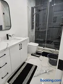 Brand New Private Unit with Parking, Steps to TTC, 15 Minutes to Downtown - Image 2
