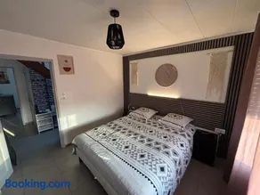Maison chaleureuse Calme et tranquillité assurés Parking privé - Image 3