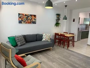 Dolna Banya Cozy Holiday House 52 with Pool Access - Image 1