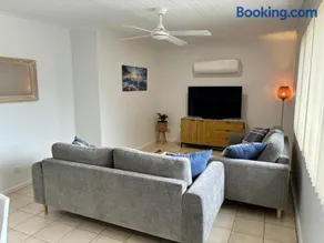 Ocean Breeze Accommodation - Image 2
