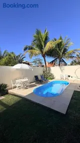 Casa à 100 metros da Praia de Jurerê Internacional - Image 1