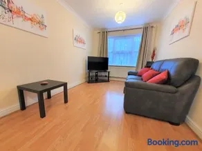 Friars Walk 2 with 2 bedrooms, 2 bathrooms, fast Wi-Fi and private parking - Image 4