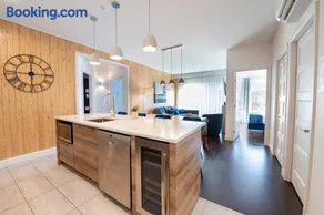 Saphir, Spacious 2-bedroom apartment, City center, Free parking - Image 1