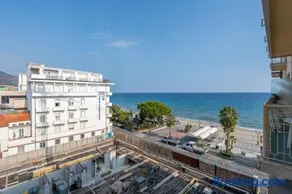 Wake Up to the Sea at Alassio - Stunning View from Every Room - Image 2