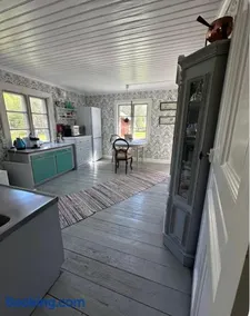 Historiskt, mysigt boende med sjöutsikt i underbar miljö - Image 2