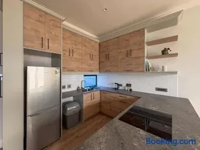 Century Breeze Guesthouse - Image 4