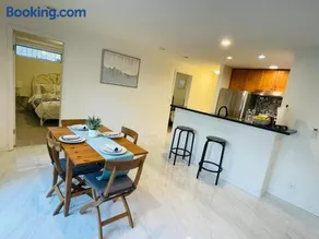 Adorable 2-Bedroom Basement in Vancouver - Image 4