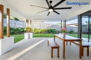 The Shailer Escape - Luxury Home with Private Pool - Image 3