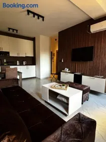 Crystal Everest Apartments - Image 2
