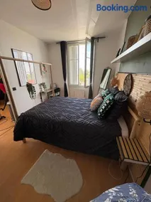 Un cocon au Presbytère avec place de parking voiture gratuite - Image 1