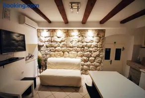 House Nina - Image 1