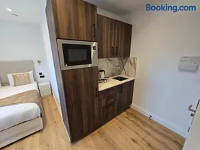 Ash Tree Hotel - Image 3