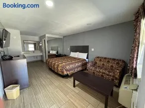 Regency Motel - Image 4