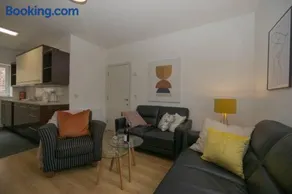 Town centre 4xbed 4xbath apartment - Image 4