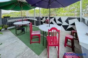 RedDoorz Near Karawang Central Plaza - Image 4