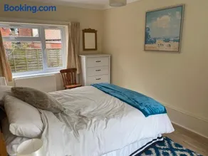 Large Ground floor apartment in the heart of Church Stretton with free parking - Image 4