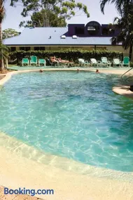 Smugglers Cove Holiday Village - Image 2