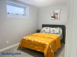 Stylish Basement Suite with Modern Comforts - Image 3