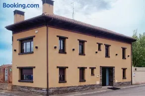 La Casa Vieja de Robledo - Image 1