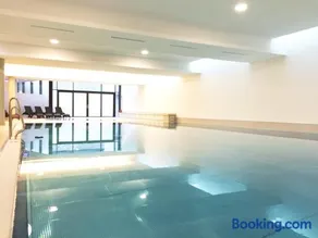 Penthouse Studio with Terrace, Pool, Sauna and City View at HBF Main Station - Image 3