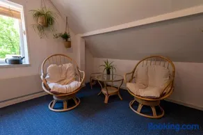 Holmely Bed & Breakfast - Image 1