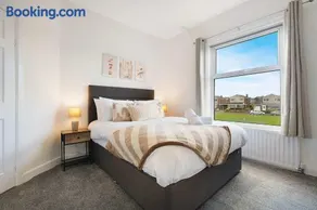 Modern 3BR Washington sleeps 6 by Stay With Us - Image 3
