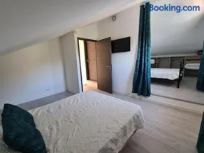 6-person apartment in sea view villa with jacuzzi - Image 3