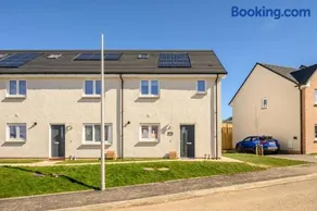 Heather Way Cosy 4 Bedroom House - Mayfield, Dalkeith - Image 1