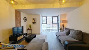 Premium CITY APARTMENT near Harry Potter Studio and Luton Airport - Image 4