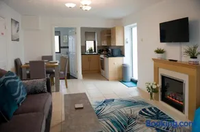 Mountain View Apartment - short drive to beaches - Image 2