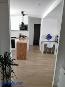 Apartamento LOS VEGA- parking privado - Image 3