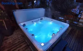 chalet cosy, jacuzzi privé, calme, idéal moto rando vélo - Image 2