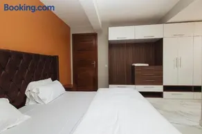 ISUITE Apartments - Image 3