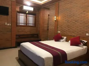 Lotus 2 Guest House - Image 3