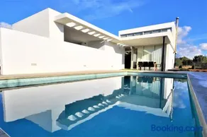 Great House For Families - Image 1