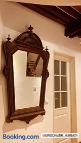 Burg Zimmer auf ca. 70 m² - Image 1