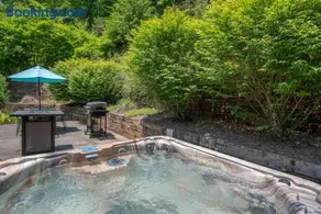 Log Cabin between Boone & J - Hot Tub - Private - Gas Fireplace - One Level - Image 1