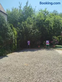 Rákos-patak Family House Garden & Free Parking - Image 1