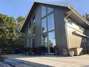 Scandinavian Villa with Sea Views Stockholm - Image 2