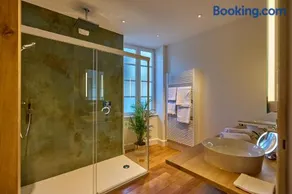 Appartement Montagnon - Les Suites du Palais - Classé 4 étoiles, parking privé, vue cathédrale, 3 chambres - Image 3