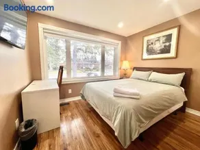 Renovated Rooms 10-min to Finch Subway Near Yonge St - Image 1