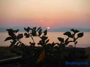 Maria’s Sunset House - Image 1