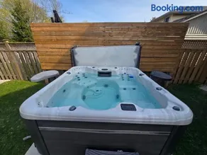 Luxary Villa w Pool, Sauna, Hot Tub - Sleeps 12 - Image 5